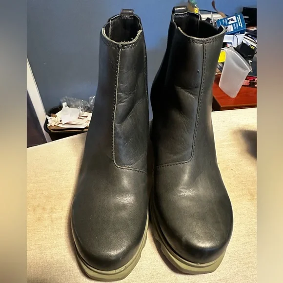 SOREL WOMEN'S JOAN OF ARCTIC WEDGE III CHELSEA in Dark Moss Sage - Picture 4 of 7